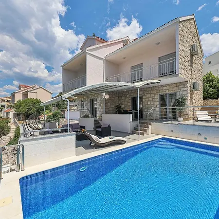 Villa Antonija Ražanj